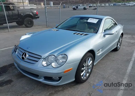 2007 Mercedes-Benz Sl 550 z USA, uszkodzony, nr VIN WDBSK71F37F132867
